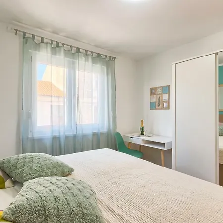 Sweetie Center With Free Parking - Hedone Amphitheater アパート プーラ